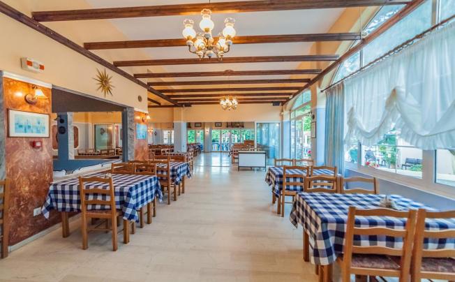 Фото отеля Sintrivanis Beach Resort