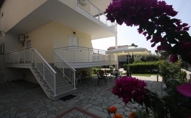 Фото отеля Pavloudis Apartments