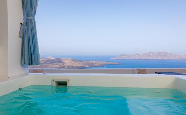 Фото отеля ADAMIS MAJESTY SUITES