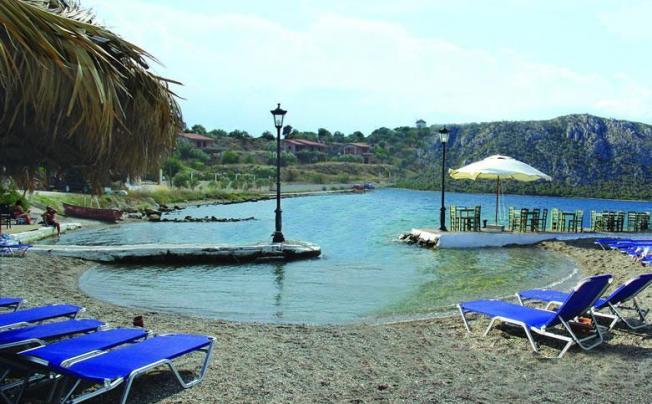 Фото отеля Mantas Bay Apartments