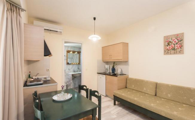Фото отеля Mythos Beach Hotel Apartments
