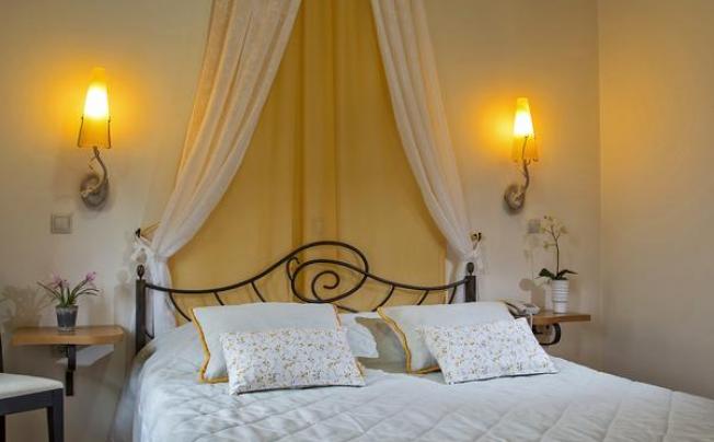 Фото отеля IONAS BOUTIQUE HOTEL