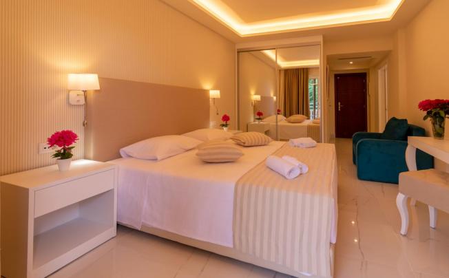 Фото отеля Ibiscus Corfu Hotel
