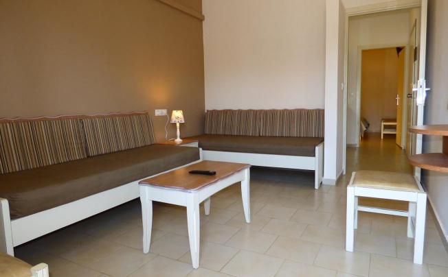 Фото отеля CAMELIA BEACH STUDIOS APARTMENTS