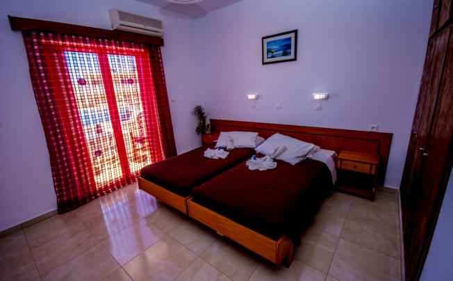 Фото отеля Villa Popi Studios