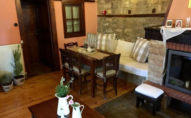 Фото отеля Varosi Guesthouse