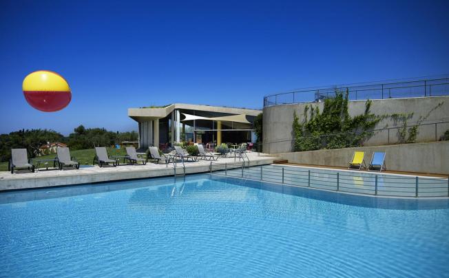Фото отеля LEIVATHO HOTEL