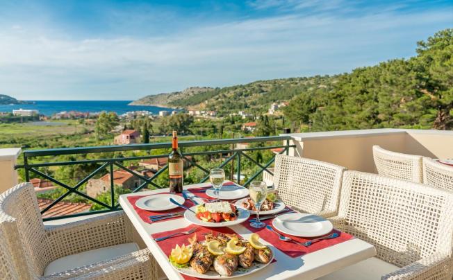 Фото отеля Ai Yannis Suites & Apartments