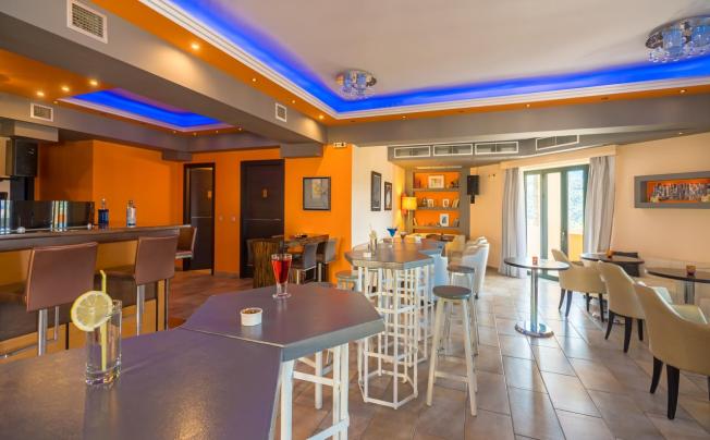 Фото отеля Ai Yannis Suites & Apartments