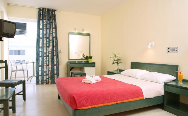 Фото отеля Evelyn Beach Hotel