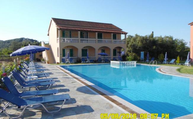 Фото отеля Katsaros Apartments