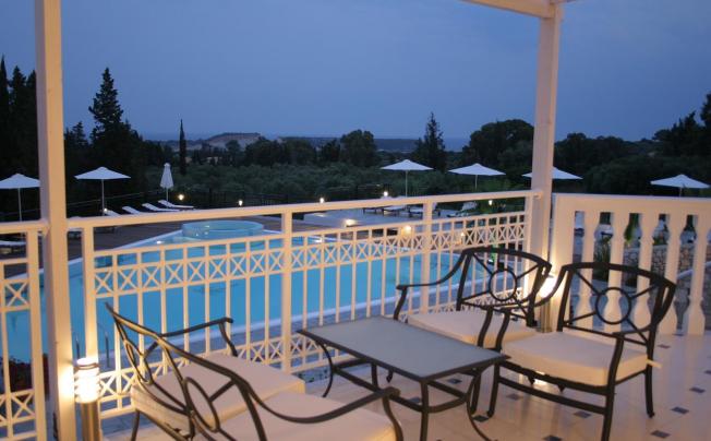 Фото отеля Belvedere Gerakas Luxury Suites