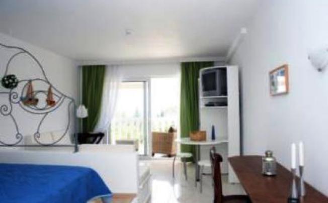Фото отеля Belvedere Gerakas Luxury Suites