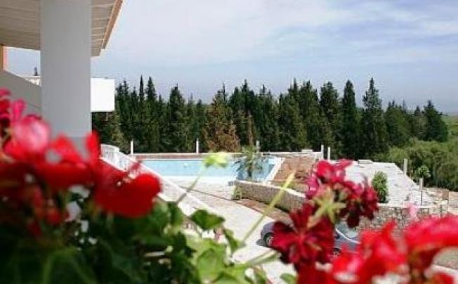 Фото отеля Belvedere Gerakas Luxury Suites