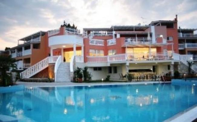 Фото отеля Belvedere Gerakas Luxury Suites