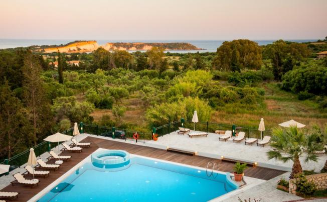 Фото отеля Belvedere Gerakas Luxury Suites