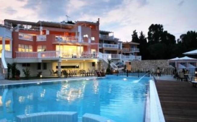 Фото отеля Belvedere Gerakas Luxury Suites