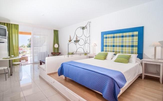 Фото отеля Belvedere Gerakas Luxury Suites