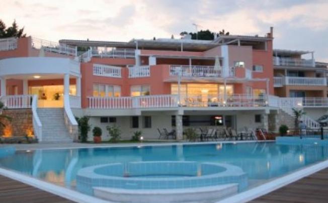 Фото отеля Belvedere Gerakas Luxury Suites