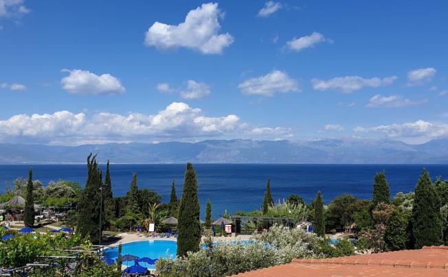 Фото отеля Sunrise Village Beach Hotel