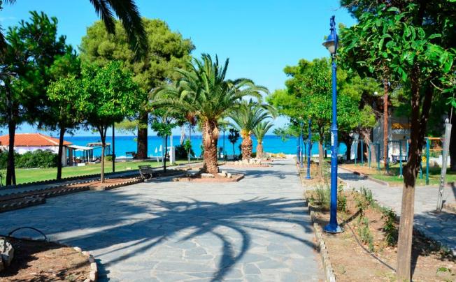 Фото отеля Sousouras Hotel & Bungalows