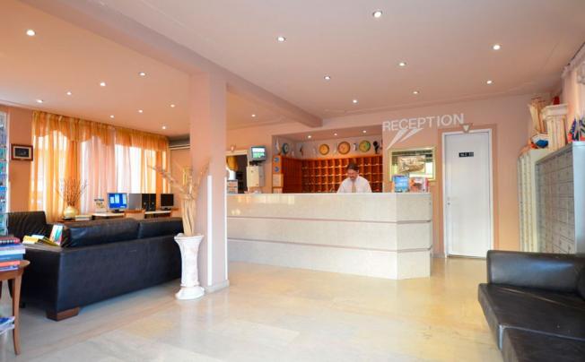 Фото отеля Sousouras Hotel & Bungalows