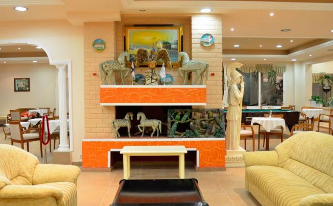 Фото отеля Sousouras Hotel & Bungalows