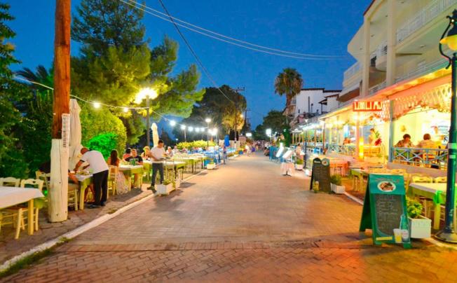 Фото отеля Sousouras Hotel & Bungalows