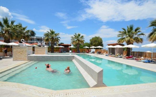 Фото отеля Sousouras Hotel & Bungalows