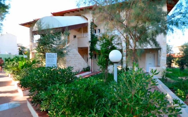 Фото отеля Sousouras Hotel & Bungalows