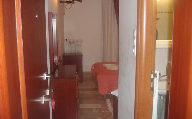 Фото отеля Zorbas Hotel