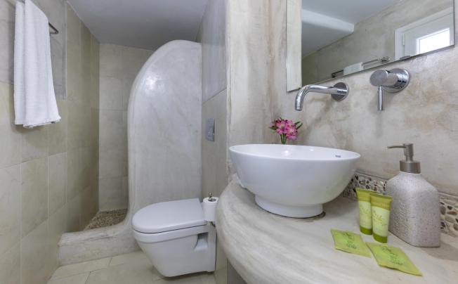 Фото отеля Carbonaki Hotel