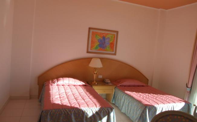 Фото отеля Raouf Hotels International Sun