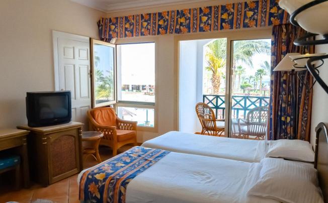 Фото отеля Coral Beach Resort Montazah