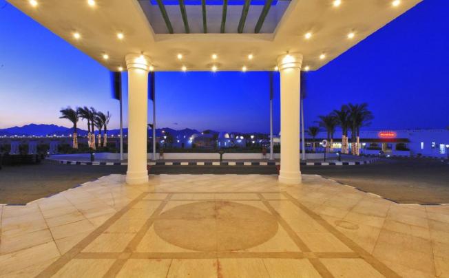 Фото отеля Coral Beach Resort Montazah