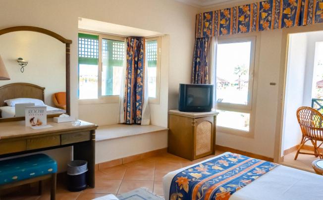 Фото отеля Coral Beach Resort Montazah