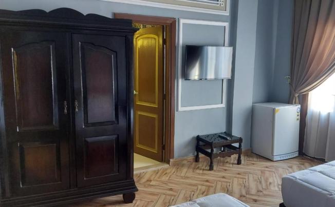 Фото отеля COSMOPOLITAN PLAZA INN