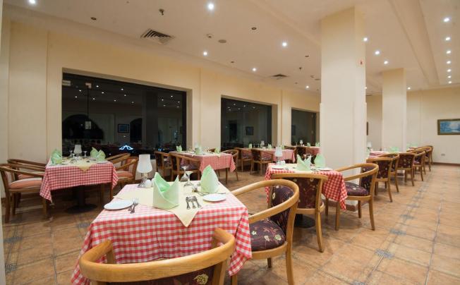 Фото отеля Imperial Shams Abu Soma Resort