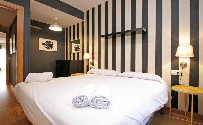 Фото отеля Entenca - Apartments In Barcelona