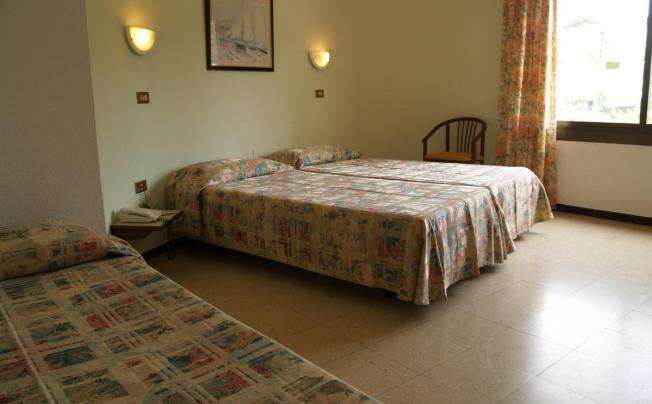Фото отеля HOSTAL DEL SOL