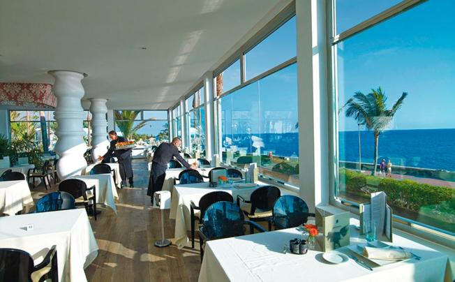 Фото отеля Riu Palace Meloneras Resort