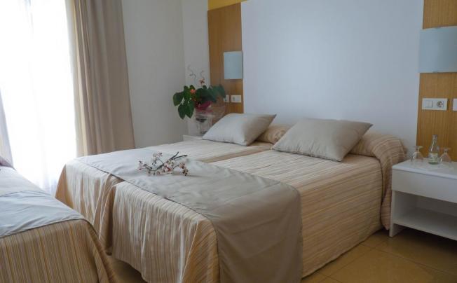 Фото отеля Ciutadella Hotel