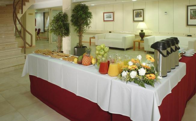 Фото отеля Adonis Pelinor Hotel