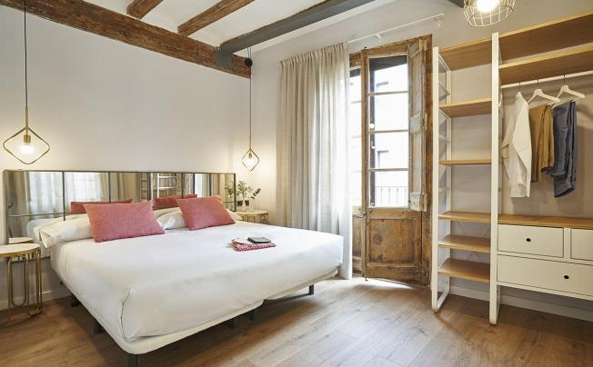 Фото отеля Ainb Gothic jaume I Apartments