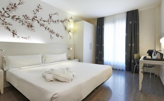 Фото отеля Hesperia Barcelona Ramblas Hotel