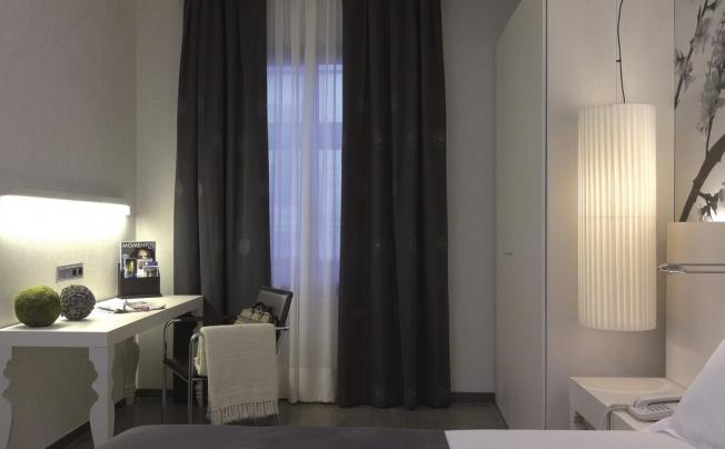 Фото отеля Hesperia Barcelona Ramblas Hotel