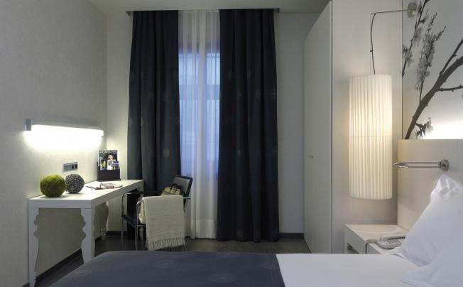 Фото отеля Hesperia Barcelona Ramblas Hotel