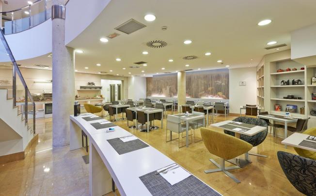 Фото отеля Hesperia Barcelona Ramblas Hotel