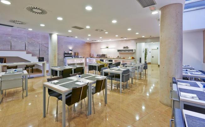 Фото отеля Hesperia Barcelona Ramblas Hotel