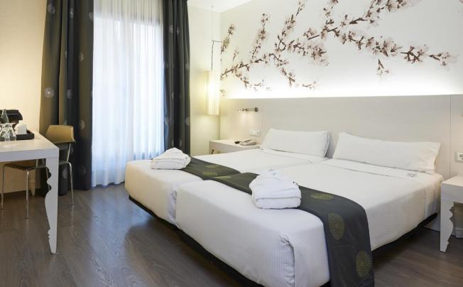 Фото отеля Hesperia Barcelona Ramblas Hotel